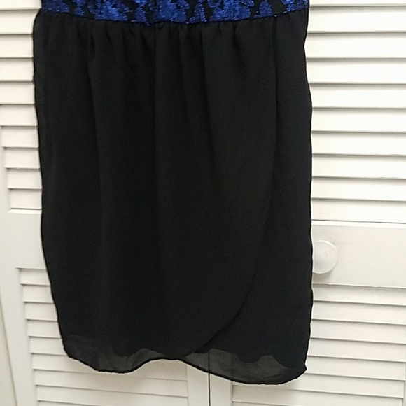 Dress - Picture 3 of 7